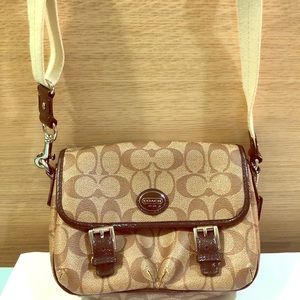 Small Coach crossbody purse
